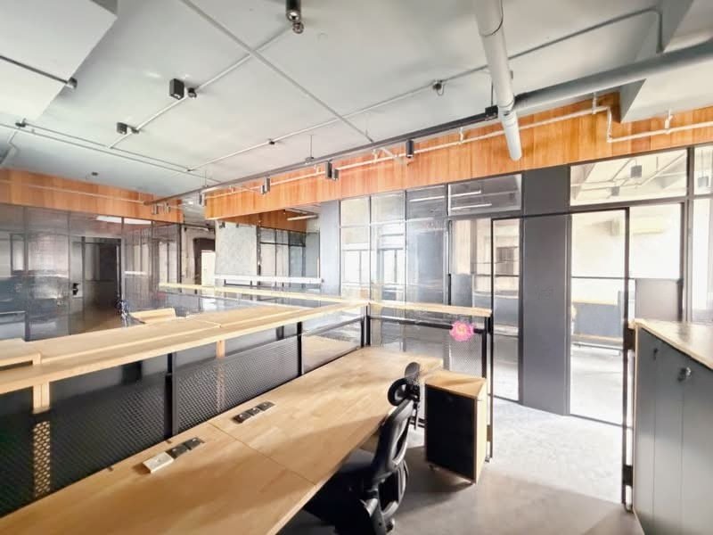Corner Office Space Well Fitted and Turn Key Condition, Minimal Reno