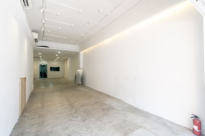 Ground floor F&B ready, no takeover fee