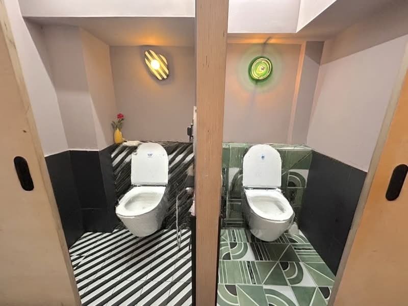 Fitted and ready restaurant bar, lift access, dumbwaiter, next to MRT.