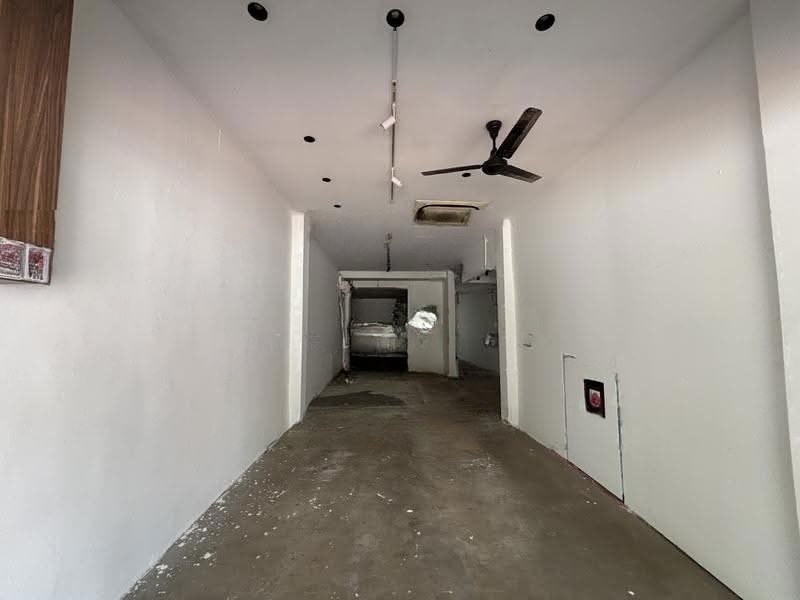 Food & Beverage at Close to MRT & Residential