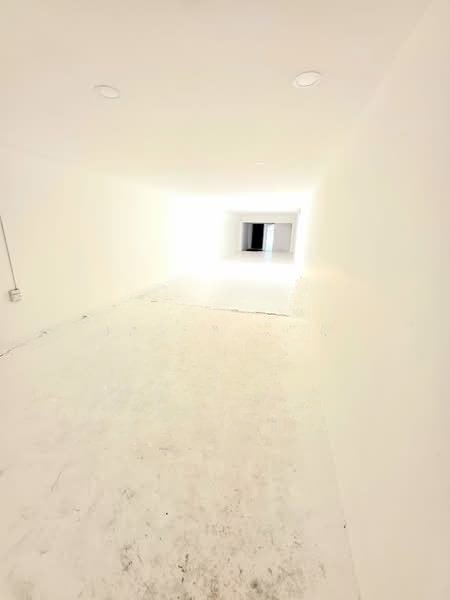 High-Exposure 2-Storey Shophouse Opposite Zhongshan Mall Interior
