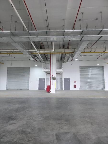 Very C H E A P ! 2nd floor. 20ft container loading parking.2 units